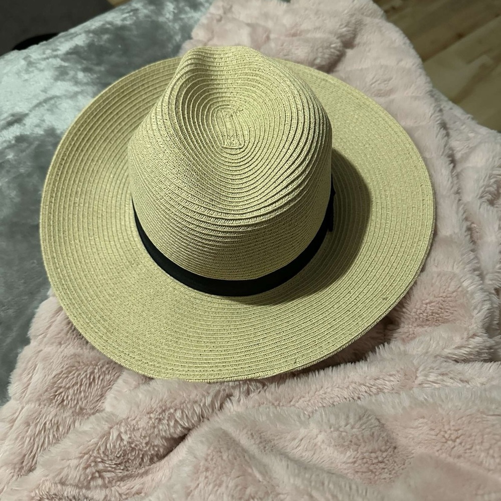 Stylish Tan Women's Hat with Black Band